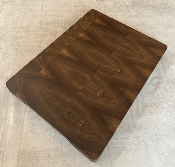 Walnut End Grain Chopping Board - Image 4