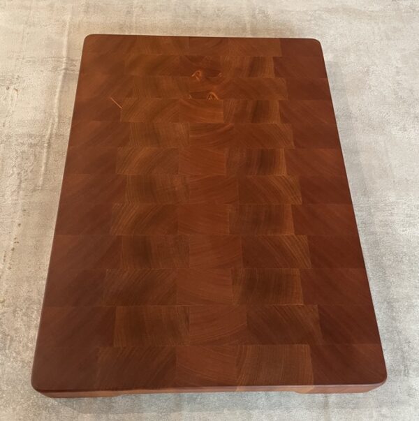 Sapele End Grain Chopping Board - Image 3