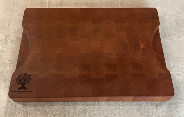 Sapele End Grain Chopping Board - Image 6