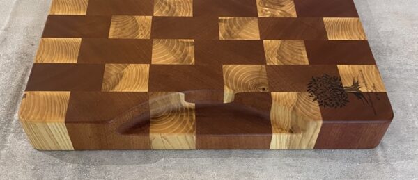 Sapele & White Oak End Grain Chopping Board - Image 10