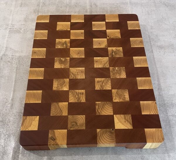 Sapele & White Oak End Grain Chopping Board - Image 3