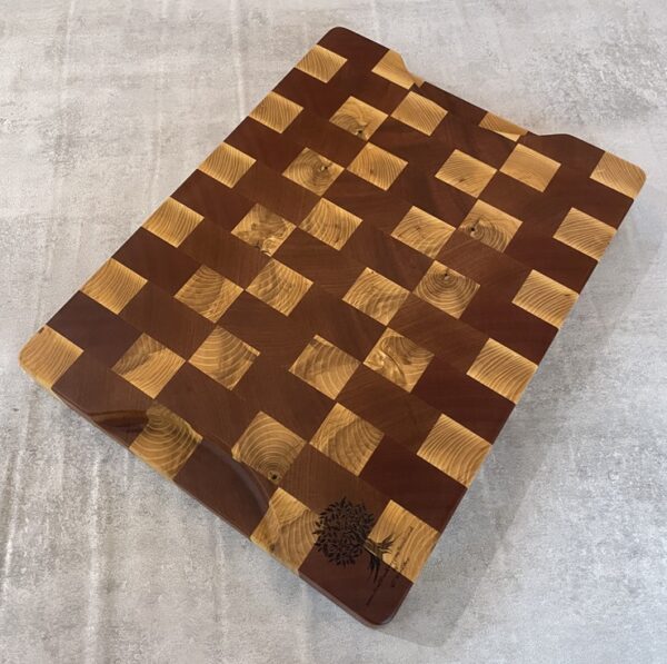 Sapele & White Oak End Grain Chopping Board - Image 9