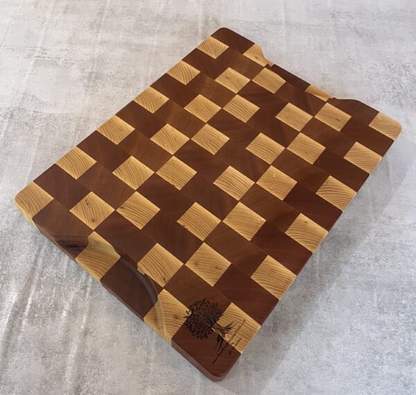 Sapele & White Oak End Grain Chopping Board - Image 9