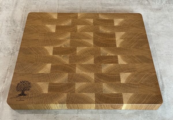 Brown Oak End Grain Chopping Board - Image 4