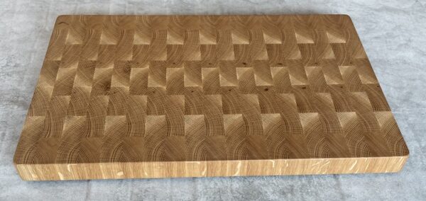 Extra Extra Large Solid Oak End Grain Chopping Board with 4 rubber feet - Image 3