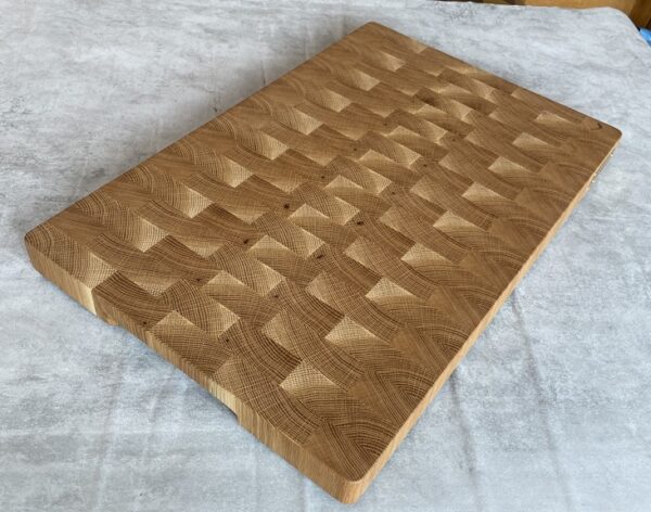 Extra Extra Large Solid Oak End Grain Chopping Board with 4 rubber feet - Image 5